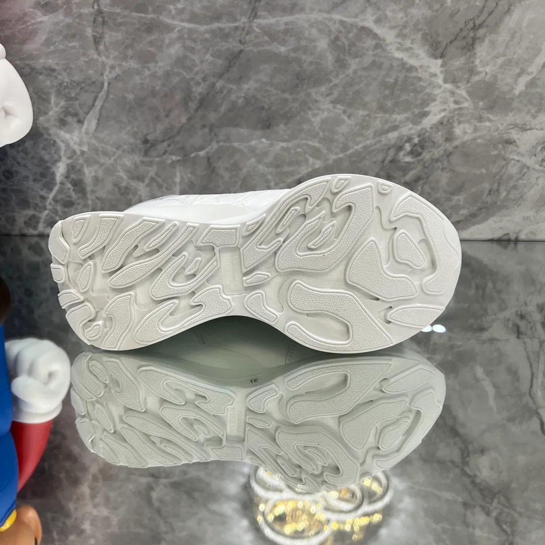 👟👟Ex-factory price 560👟👟 Men's model ➕10 2022🆕New model ❗️Chip version ❗️Ma queen McQueen thick-soled sneakers 🔥The official website is the one that was sold out as soon as it was new ❗️The highest version on the entire network (you can enter the official website by approaching the phone with your left foot😼) code number 34-40